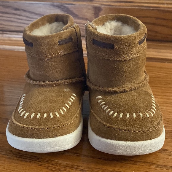 Baby UGG boots - Picture 2 of 6